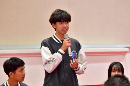 2026年6月3日行政院長卓榮泰接見「KidWind 2026風力能源世界賽台灣代表隊」一行 　共7張