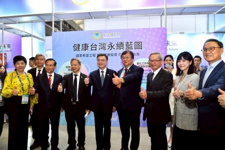 2025年7月24日行政院長卓榮泰出席「2025亞洲生技大會開幕典禮」　共8張