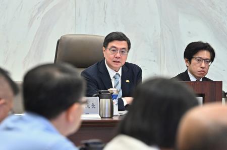 2025年11月26日行政院長卓榮泰主持中央道路交通安全會報114年第4次會議 　共7張