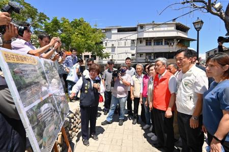 2023年8月21日行政院長陳建仁視察「宜蘭縣羅東國小暨成功國小通學廊道工程」7 　共7張