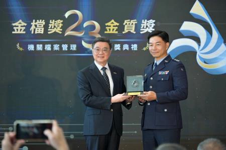 2026年9月7日行政院長卓榮泰出席第23屆機關檔案管理金檔獎暨金質獎頒獎典禮 　共7張