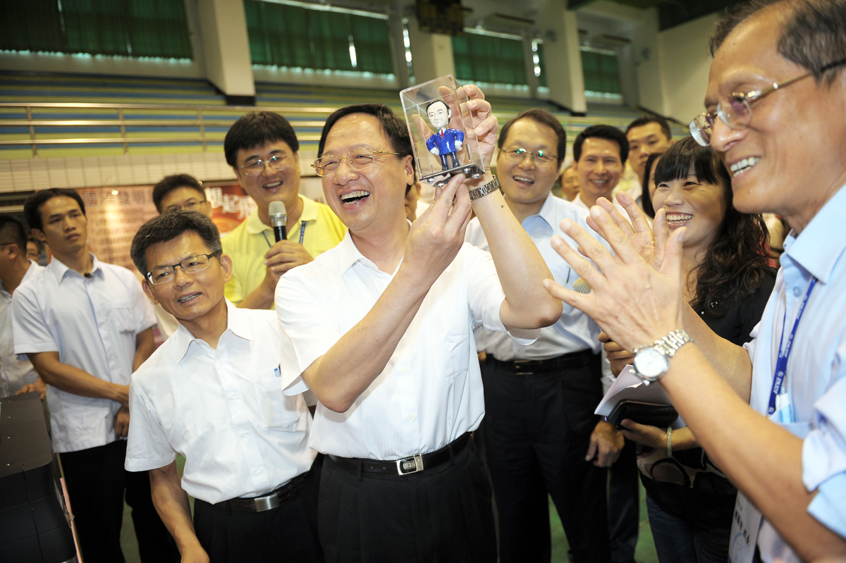 江揆：行政院核定「第二期技職教育再造計畫」  盼技職院校畢業生培養立即就業能力 　共2張