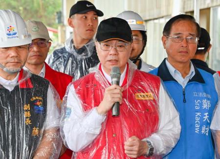 2024年7月27日行政院長卓榮泰視察台9線164.2k邊坡災點搶修情形 _1_.jpg