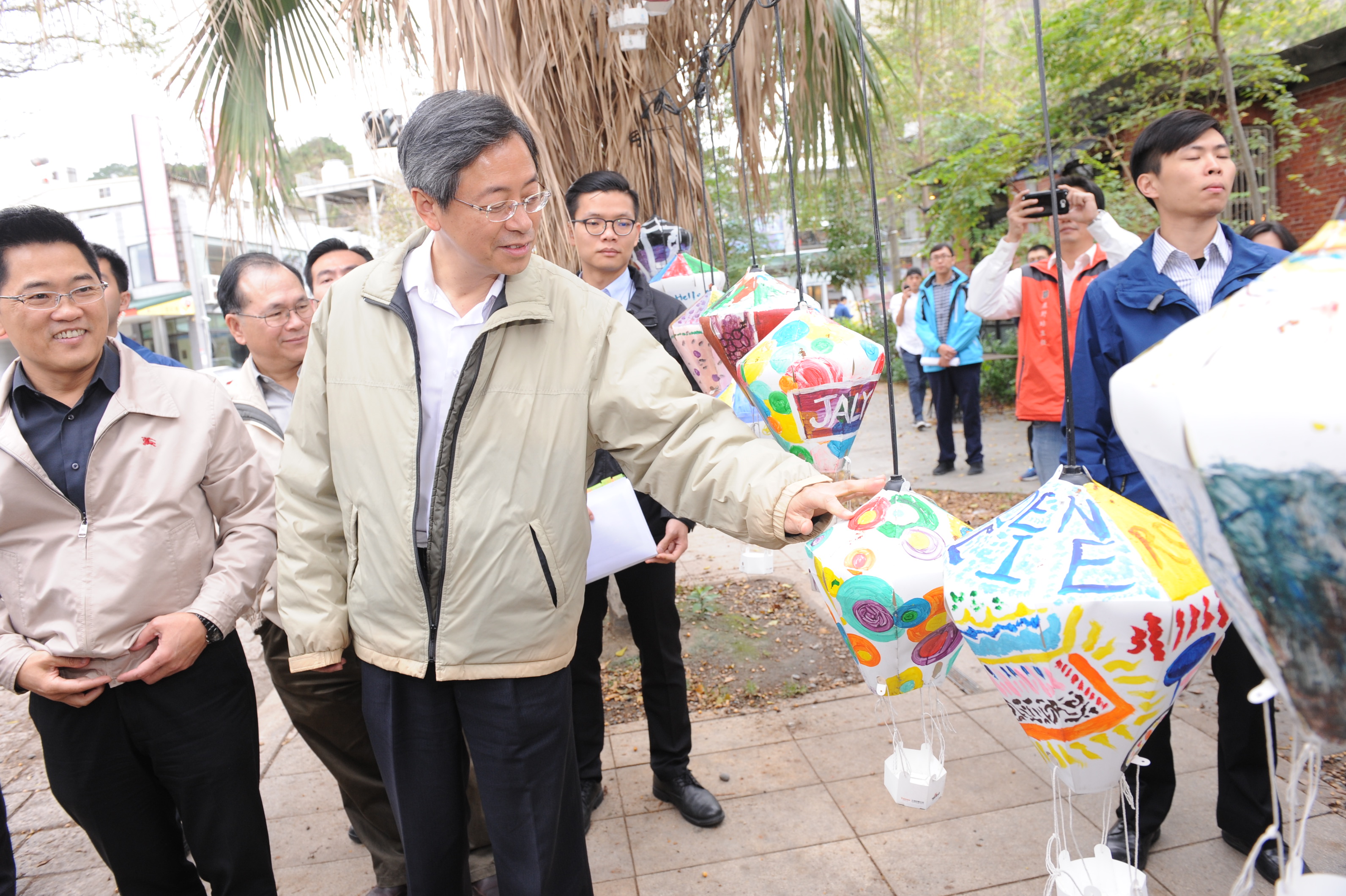 張揆視察臺東TTMaker創客園區暨鐵花村聚落 期盼部會合作照顧偏鄉協力圓夢　共6張