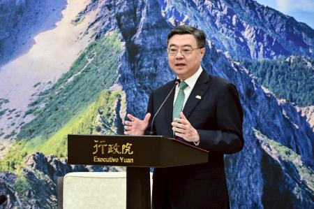 2025年11月5日行政院長卓榮泰接見「全日本台灣連合會回國訪問團」一行。　共5張