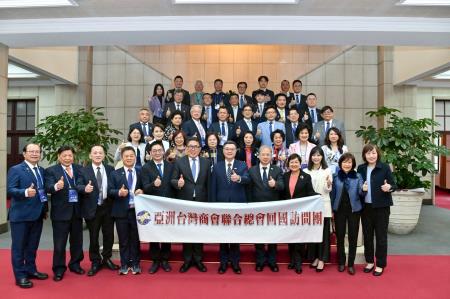 2025年4月2日行政院長卓榮泰接見「第32屆亞洲臺灣商會聯合總會回國訪問團」　共9張
