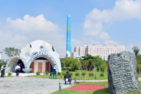 2025年9月21日行政院長卓榮泰出席「嘉義縣荷苞嶼綠色永續園區開幕嘉年華會」 　共7張