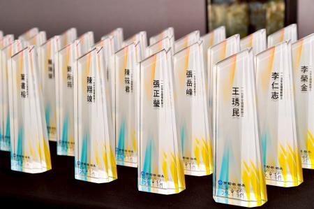 2026年4月29日行政院長卓榮泰出席115年紀念五一勞動節暨全國模範勞工表揚典禮 　共7張