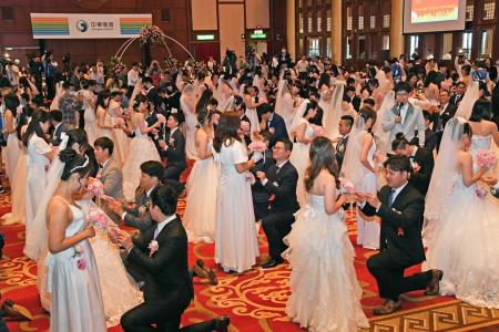 2023年10月29日行政院長陳建仁出席中華電信112年員眷集團結婚典禮_3　共8張