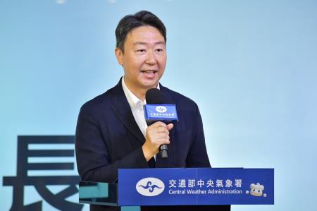 2026年5月29日行政院長卓榮泰視察交通部中央氣象署暨超級電腦機房 　共6張