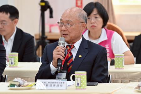 2025年4月19日行政院長卓榮泰出席新北場次產業座談會_4　共10張