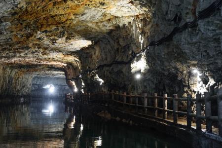 2026年5月1日行政院長卓榮泰視察南竿北海坑道遊憩系統無障礙設施進度 　共9張