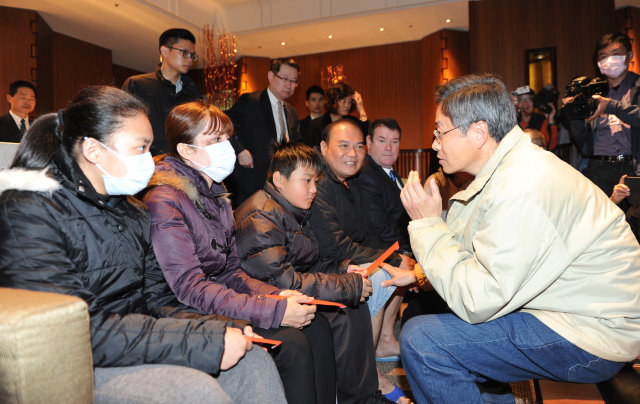 張揆三度親赴臺南關心震災民眾 鼓勵災民堅強生活成為社會驕傲 　共5張