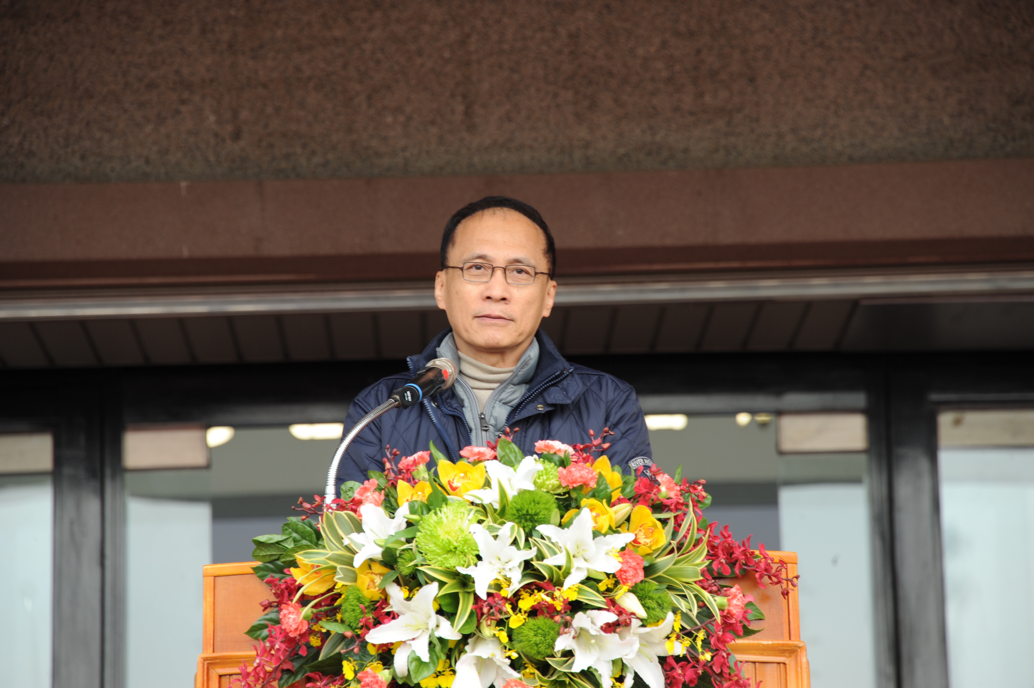 「行政院金馬聯合服務中心」揭牌 林揆期勉為民眾解決問題 　共3張