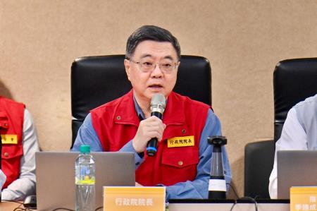 2026年8月13日行政院長卓榮泰視察「2026城鎮韌性」防空演習 　共7張