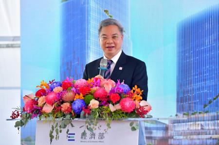 2026年7月9日行政院院長卓榮泰出席經濟部新建辦公廳舍統包工程動土典禮 　共6張