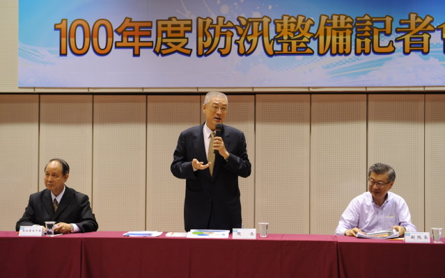 吳院長出席100年度防汛整備記者會 　共1張