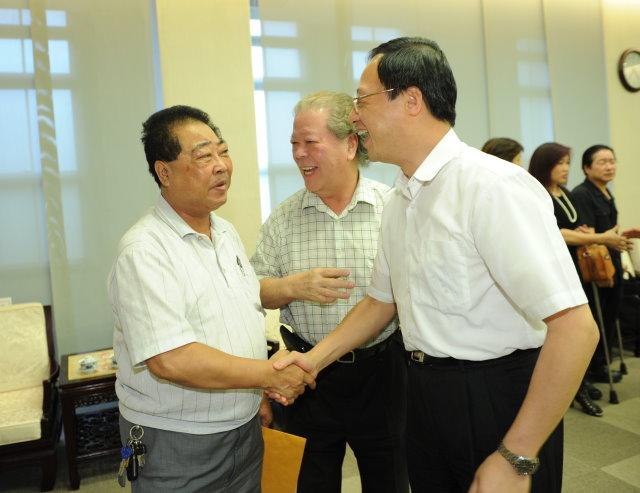 江揆：盼儘快召開審議委員會 合理並適時調整基本工資 　共3張