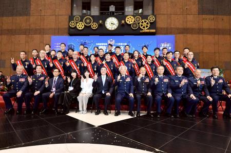 2026年6月11日行政院長卓榮泰出席115年警察節慶祝大會 　共8張