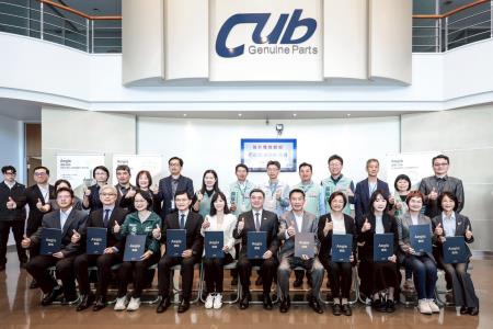 2026年3月22日行政院長卓榮泰參訪為升電裝工業（股）公司 　共6張