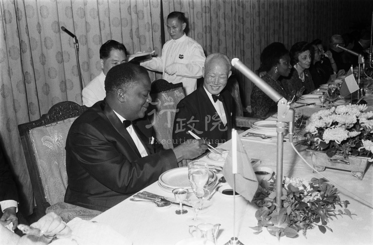 1963年10月10日副總統陳誠接見非洲達荷美共和國總統馬加伉儷訪華 共1張 　共1張