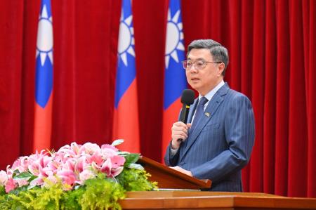 2026年7月20日行政院長卓榮泰出席「115年地方公職人員選舉檢警調廉移高層首長選舉查察座談會」 　共4張