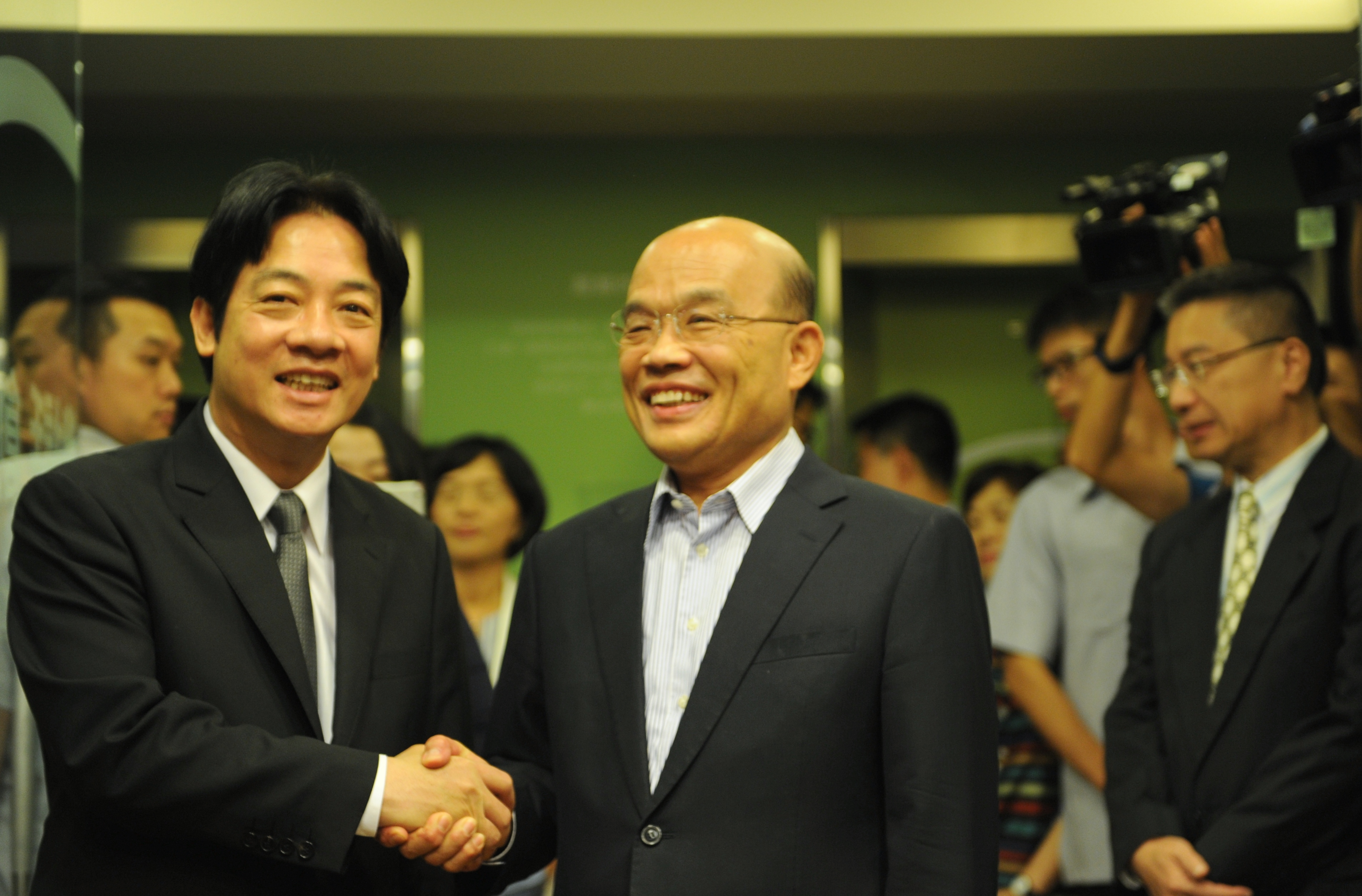 賴揆向蘇貞昌及游錫堃前院長請益  盼未來施政順利推動 　共4張