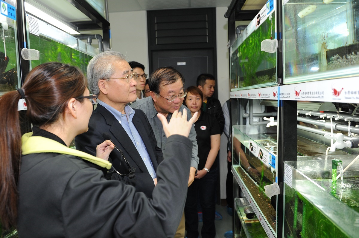 毛揆參訪屏東農業生物技術園區 盼開創臺灣新農業未來
