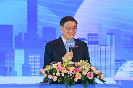 2026年7月24日行政院長卓榮泰出席亞洲資產管理中心高雄專區成立週年記者會 　共7張