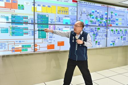 2024年10月25日_2行政院長卓榮泰視察苗栗地區自來水供應情形4　共7張