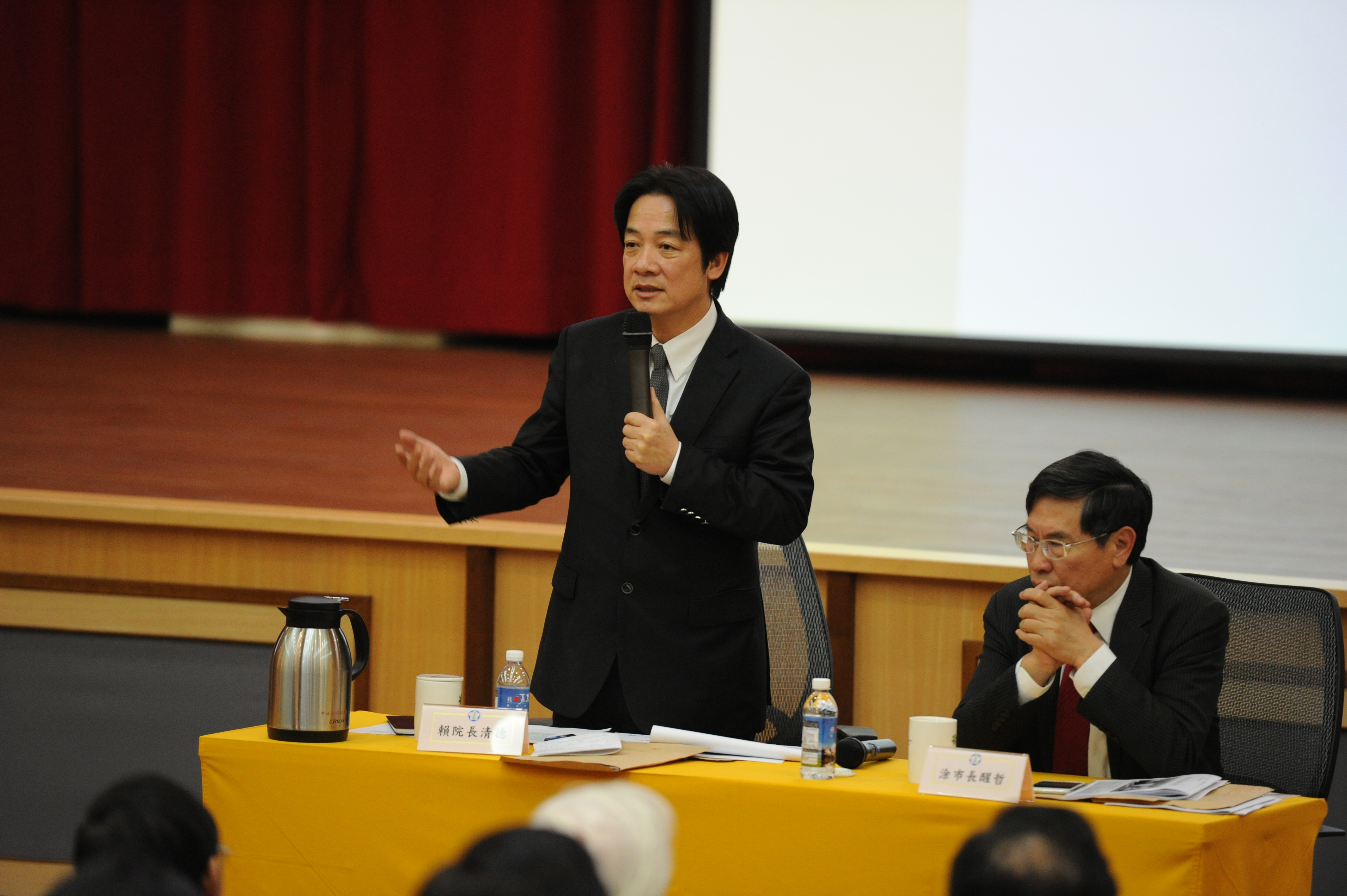 內閣團隊走訪嘉義市 賴揆：建立中央與地方合作模式 提高行政效率　共6張