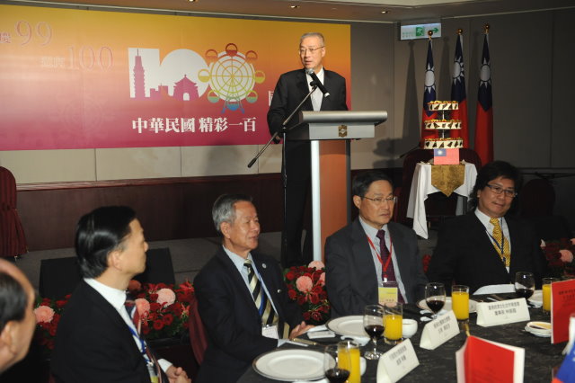 吳揆出席「陸委會歡迎港澳各界人士來臺慶祝中華民國99年國慶晚宴」 　共1張