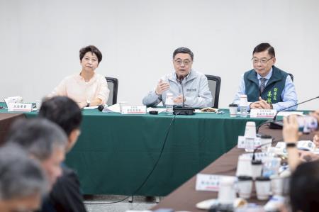 2026年6月12日行政院長卓榮泰視察新營糖廠活化規劃 　共4張