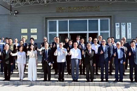 2025年5月17日行政院長卓榮泰參訪亞洲無人機AI創新應用研發中心S__139690049_0 　共10張