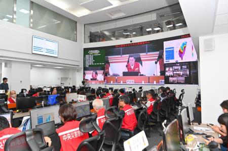 2026年8月24日行政院長卓榮泰視導0822豪雨中央災害應變中心作業情形 　共4張