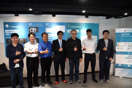 2020年6月15日行政院副院長陳其邁參訪「台灣人工智慧實驗室（Taiwan AI Labs）」_2 　共2張