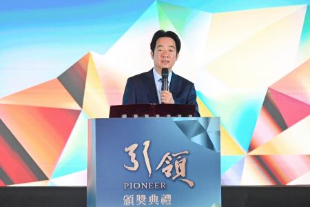 2026年3月23日行政院長卓榮泰出席第29屆國家講座主持人、第8屆國家產學大師獎暨第69屆學術獎頒獎典禮 　共5張