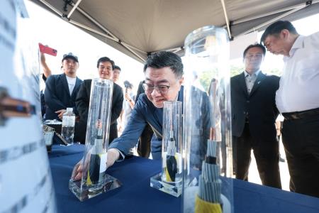 2026年9月18日行政院長卓榮泰出席「臺馬第四海纜完工典禮」 　共8張