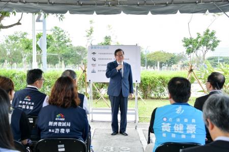 2024年5月3日行政院副院長鄭文燦視察台中水湳國際會展中心西側展館　共7張