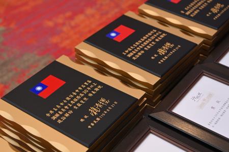 2026年8月21日行政院秘書長張惇涵出席114年調解案件榮獲中央各獎項績優人員表揚大會 　共6張