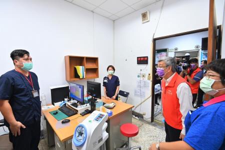 2023年12月11日行政院長陳建仁視察臺東縣蘭嶼鄉衛生所7