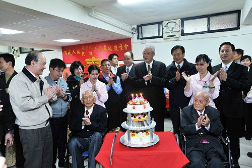 吳揆訪視南投啟智教養院及彰化榮民之家 　共1張