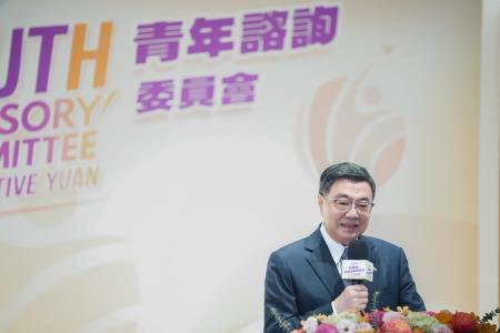 2026年7月15日行政院長卓榮泰出席行政院青年諮詢委員會第5屆第23次會議 　共8張