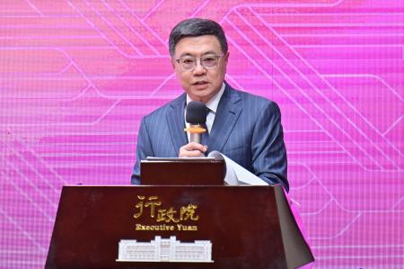 2024年8月28日行政院長卓榮泰出席行動創新AI內閣執政101記者會　共9張