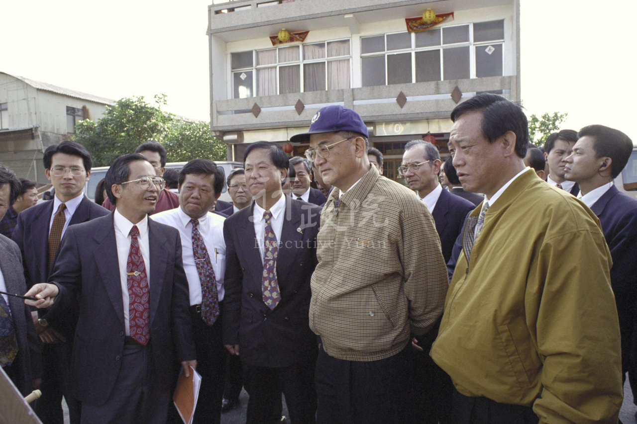 1997年1月29日連戰副總統兼行政院長巡視通宵風沙工程及交流道工程簡報 共1張 　共1張