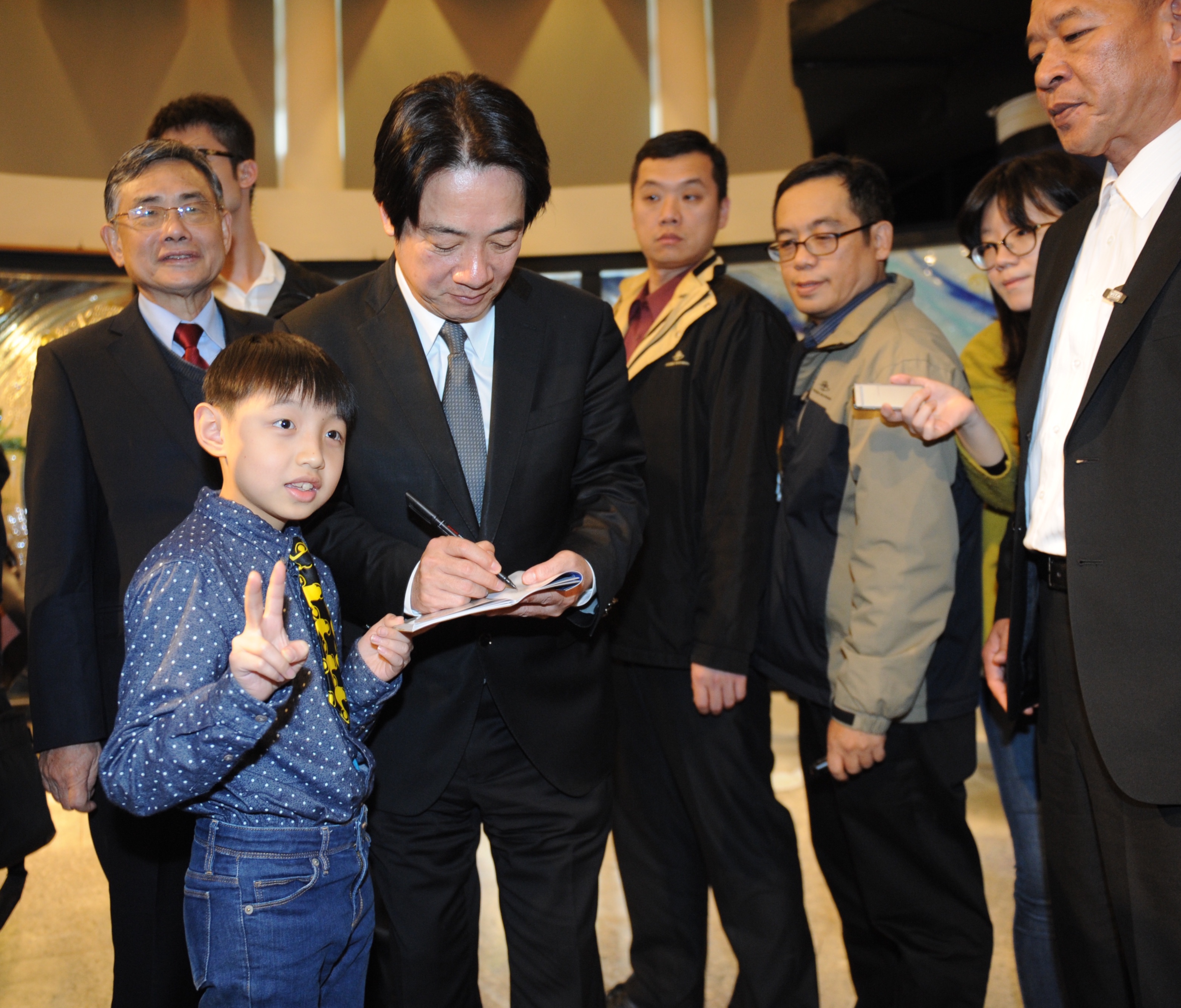 賴揆邀請各界支持台語詩歌演唱專輯 感受台語文學價值　共4張