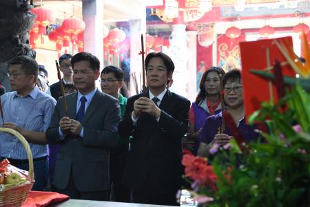 1070729行政院長賴清德至朝元宮參拜祈福_3