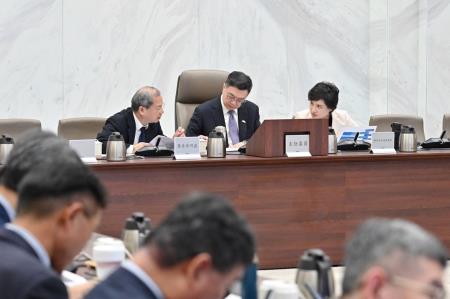 2024年10月30日行政院長卓榮泰主持行政院經濟發展委員會第2次會議（下半場）。 　共6張