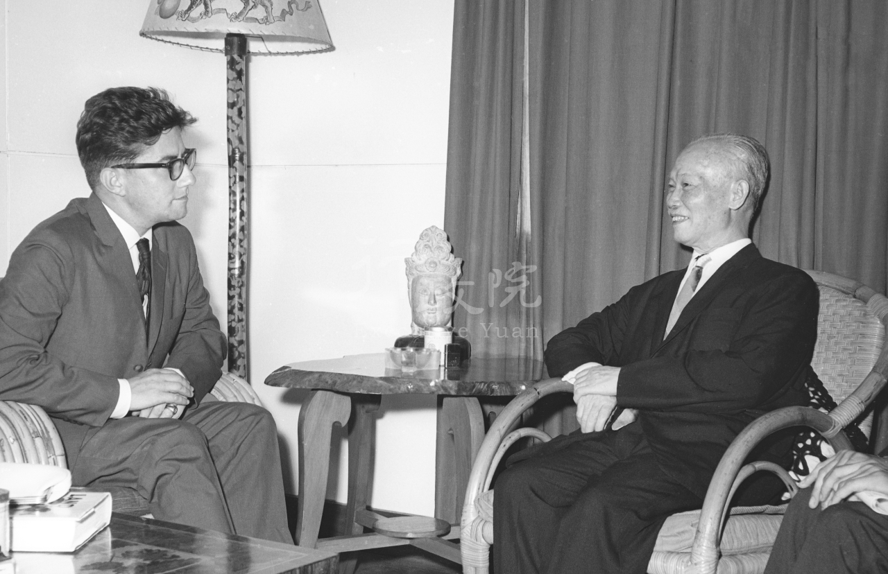 1962年7月13日副總統陳誠接見瑞士記者謝克雷伉儷 共1張 　共1張