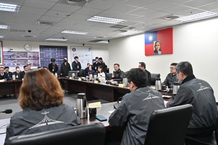 卓院長今（11）日視察桃園機場春節疏運整備作業照片 共10張　共10張